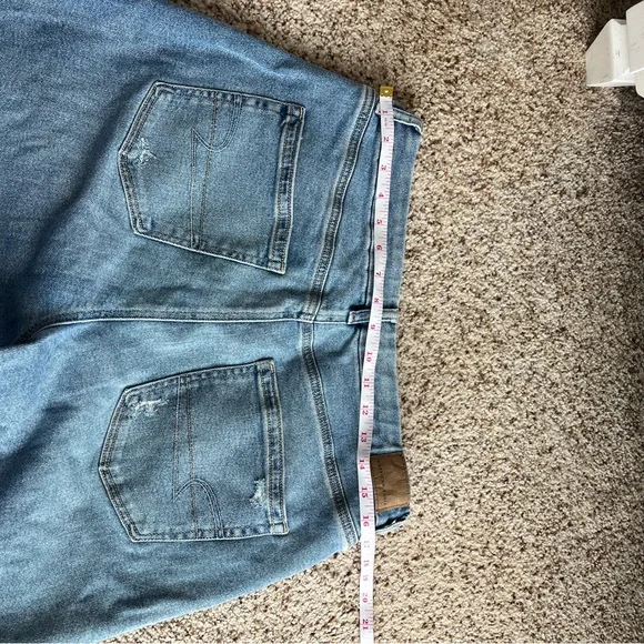 American Eagle Outfitters Light Blue stretch Ripped Boyfriend Jeans - Picture 6 of 8
